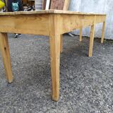 Farm table