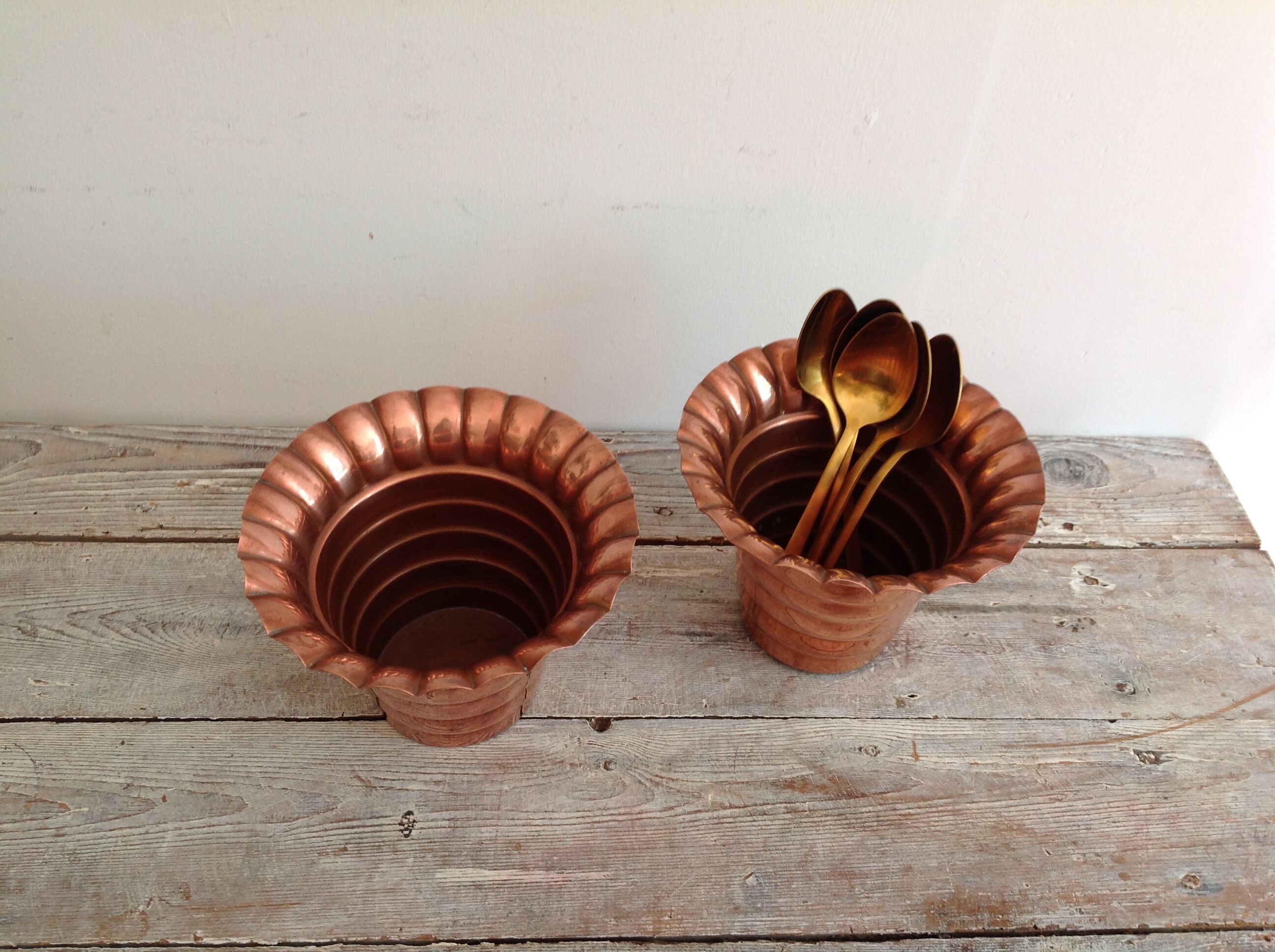 Duo of cache copper pots