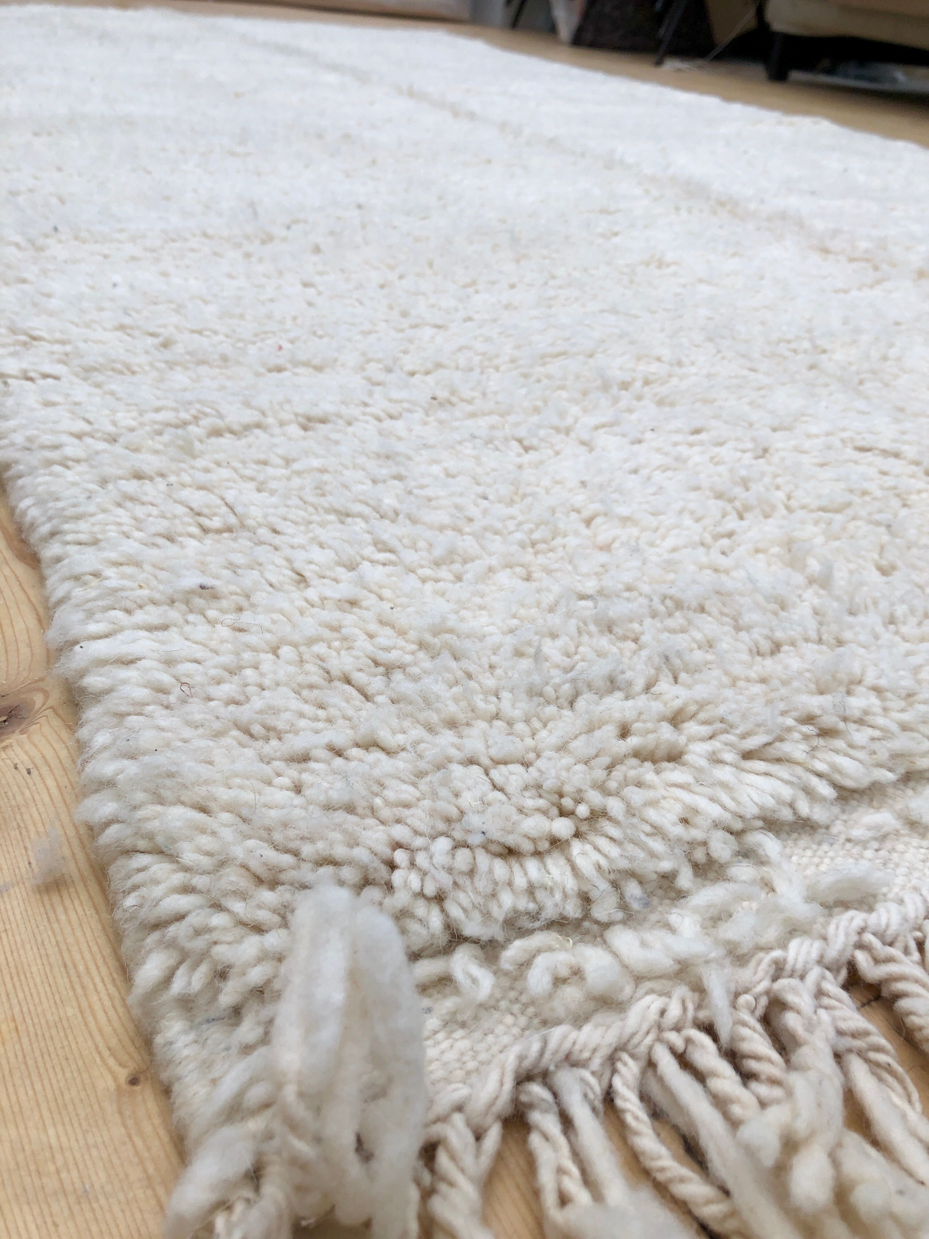 Carpet berber moroccan beni ouarain ecru natural 264 x 144cm