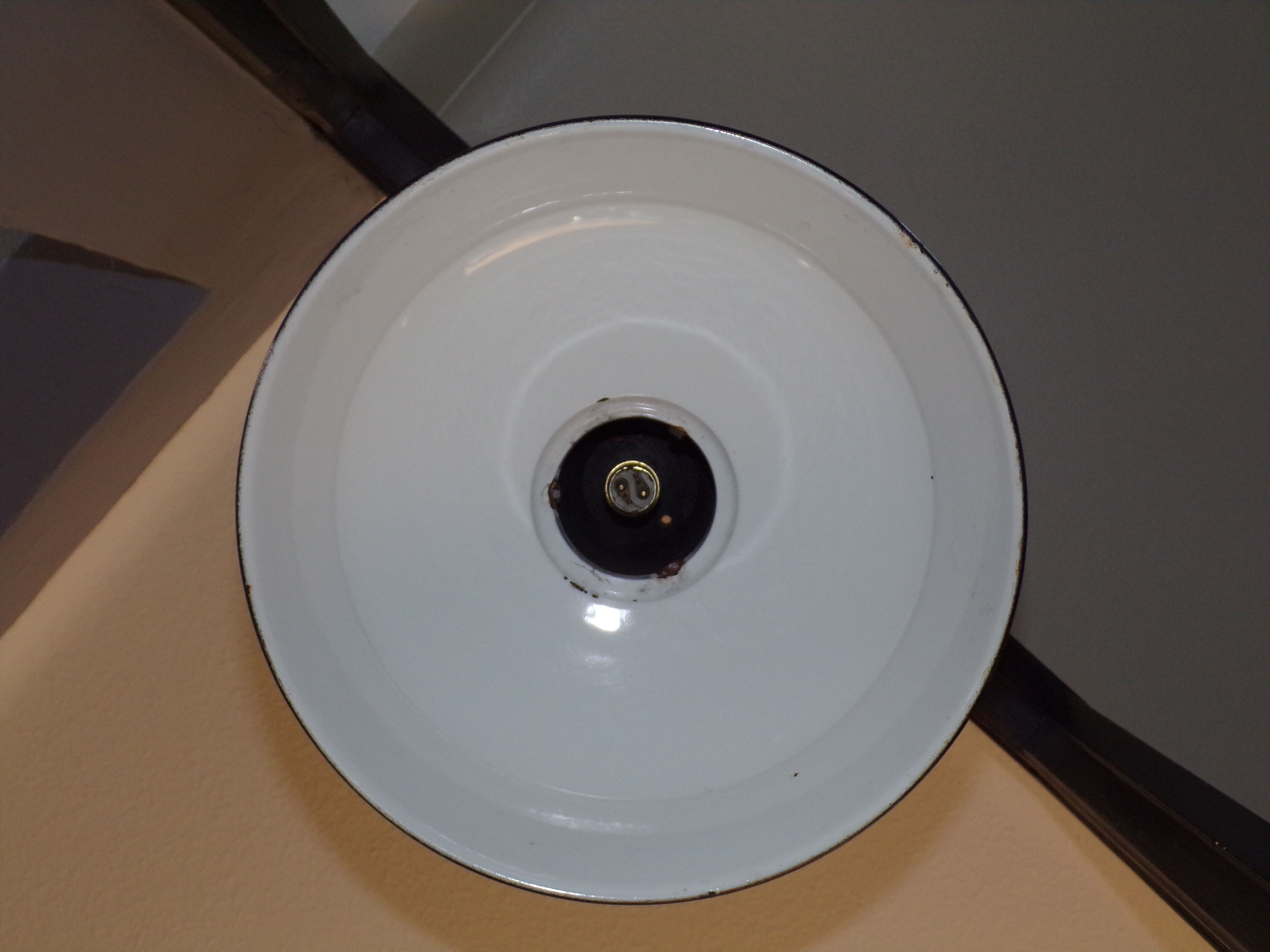 Suspension enamelled sheet gal