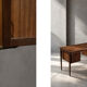 Bureau vintage scandinave moderne en teck des années 1960 avec tiroirs.