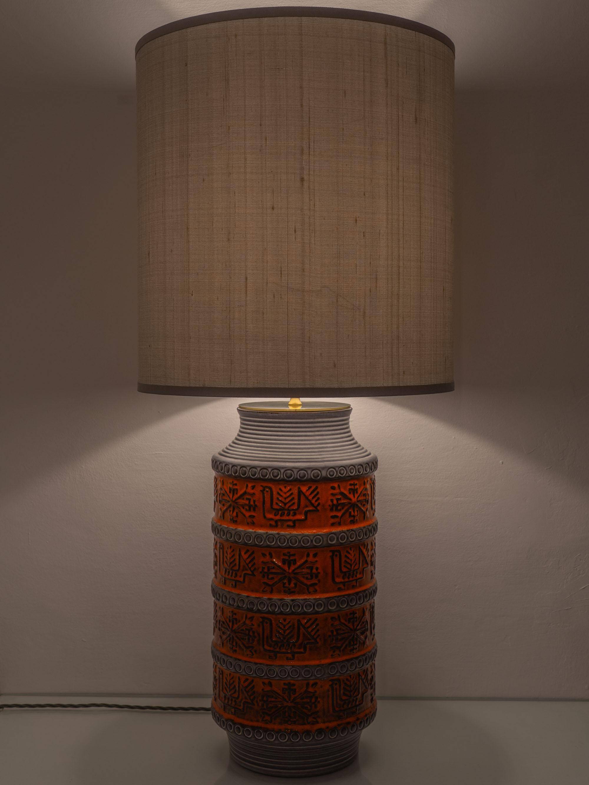 Lampe de table en céramique Bay Keramik Mid-Century moderne surdimensionnée, abat-jour en soie neuve
