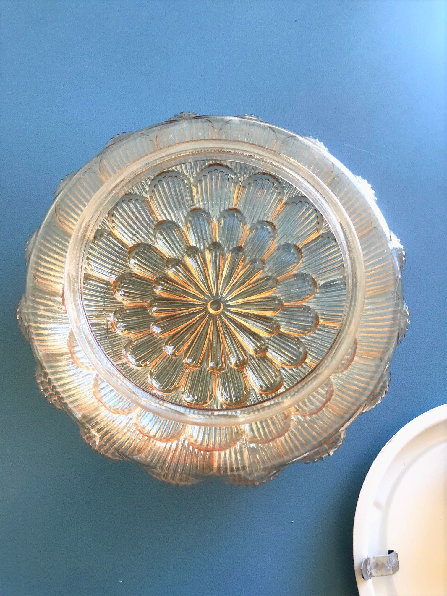 Round ceiling lamp daisy in molded glass