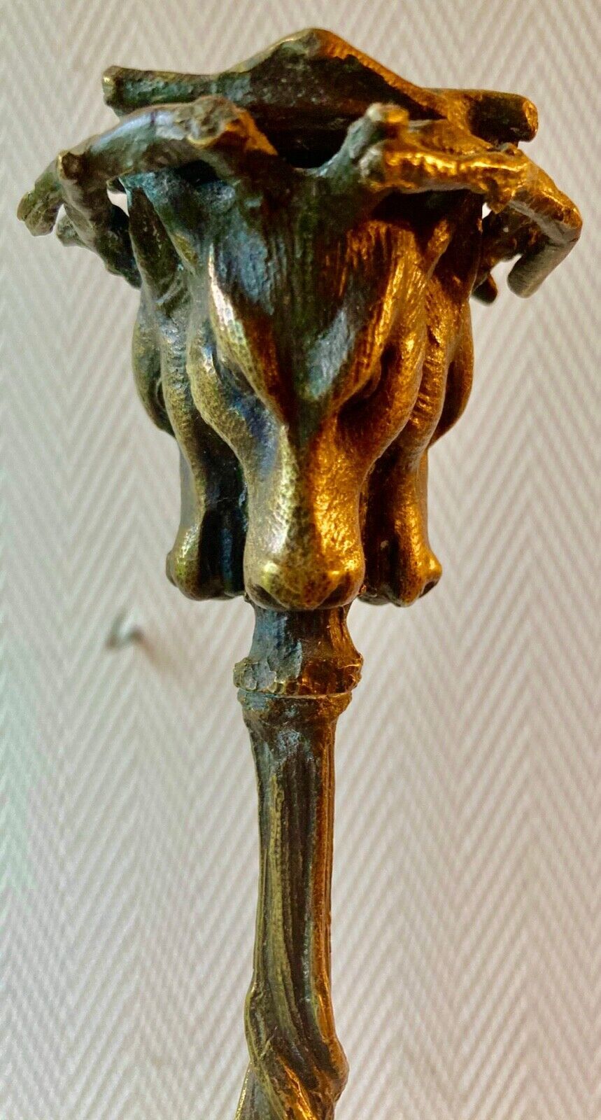 Tripod candle holder in bronze " cerf " XIXth vennerie