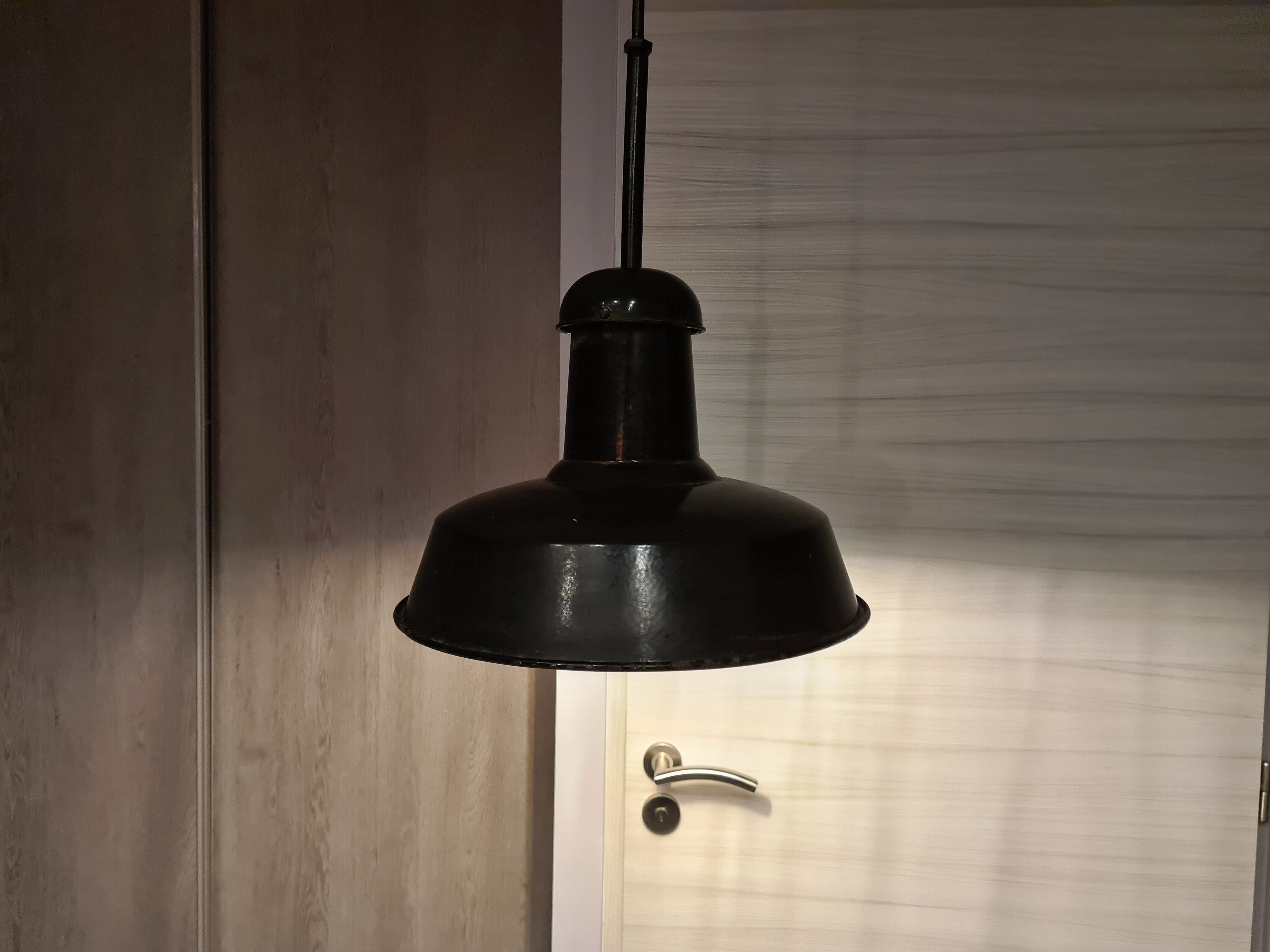 Industrial hanging lamp