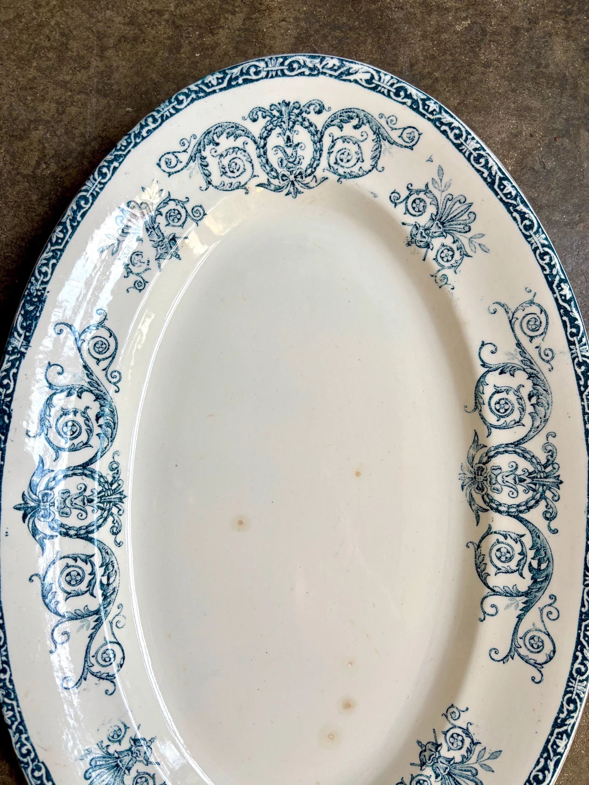 Oval plate Léon Graves in ironstone, "Marie-Louise" service.