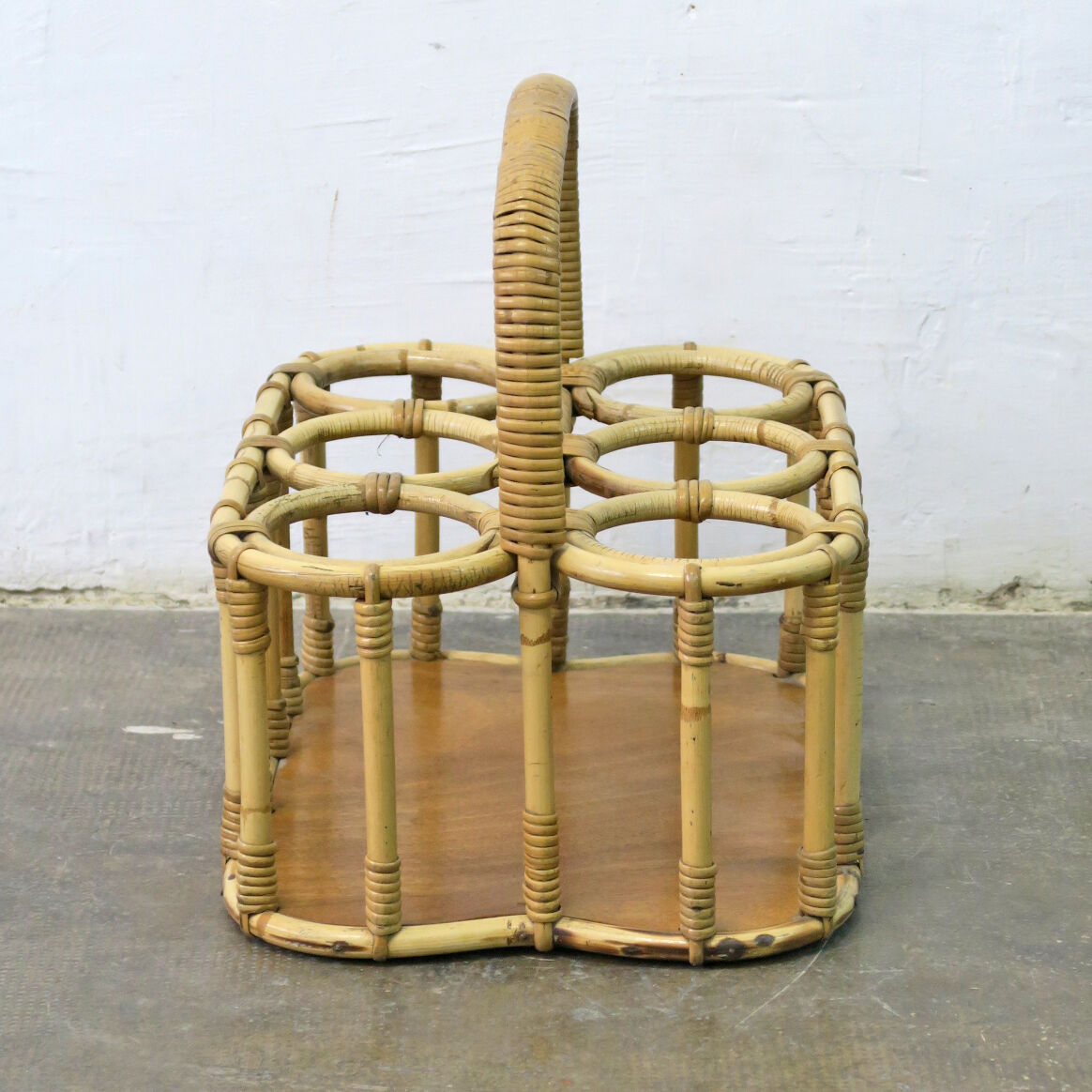 Door bottles in ratin