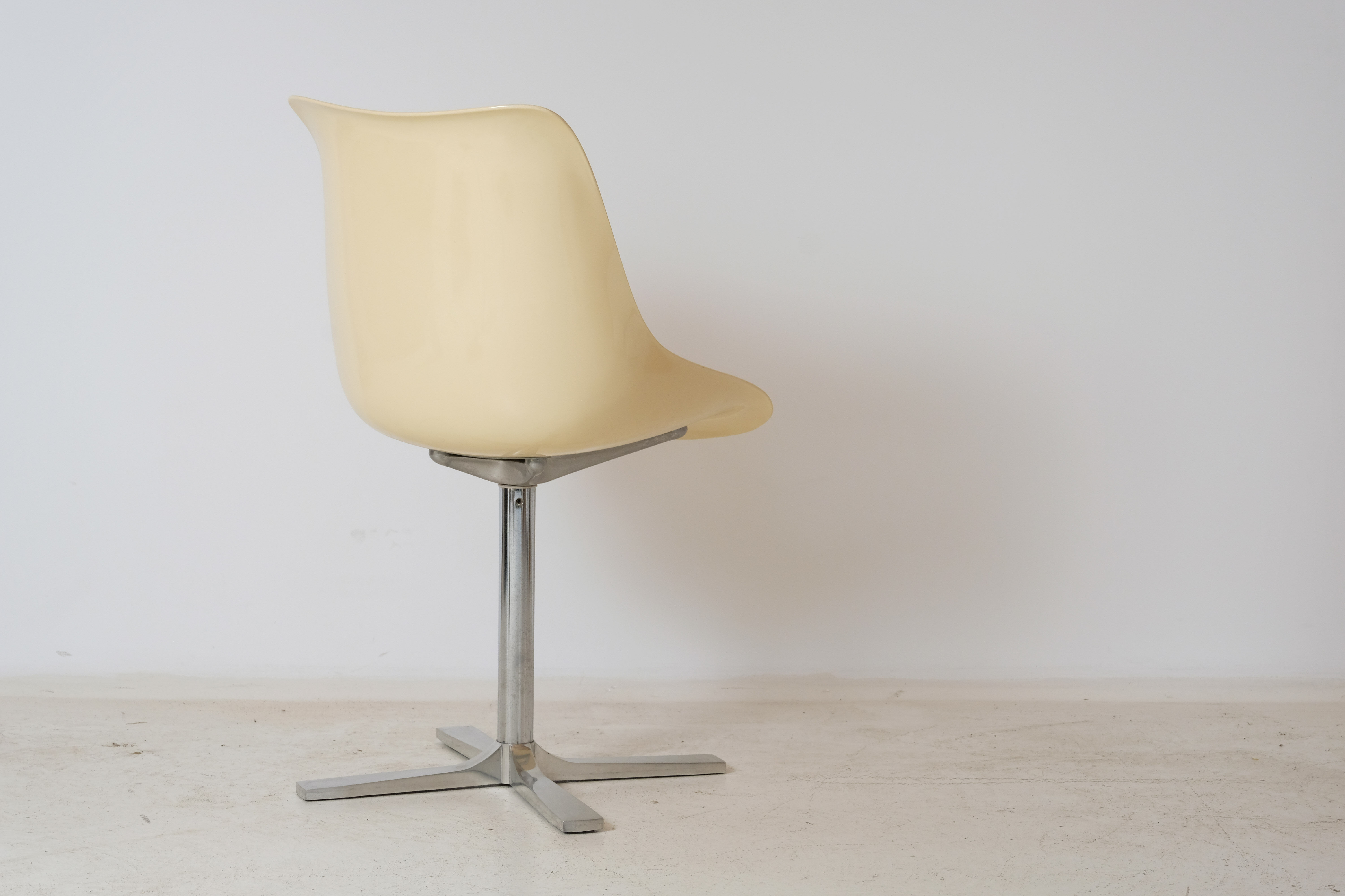 Chaise pivotante Roche Bobois 1970