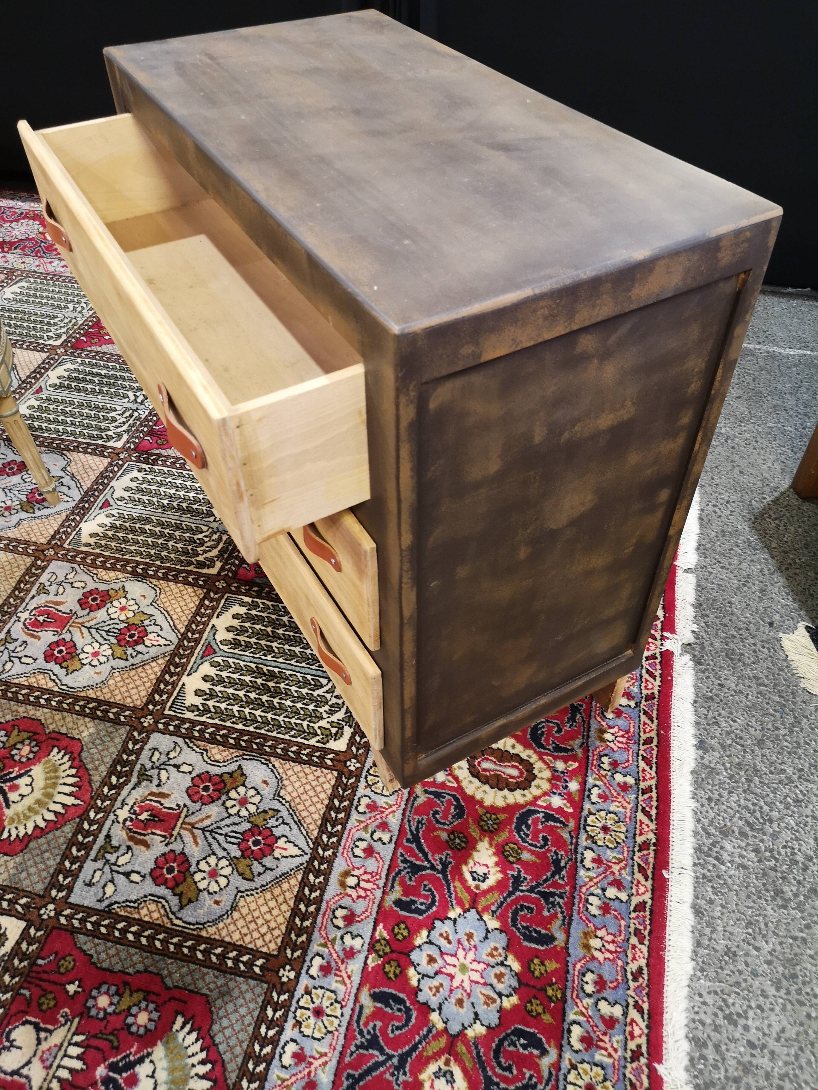 Chest of drawer compass feet