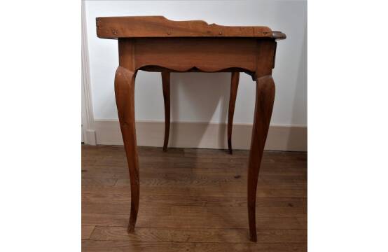 Louis XV style natural wood desk table