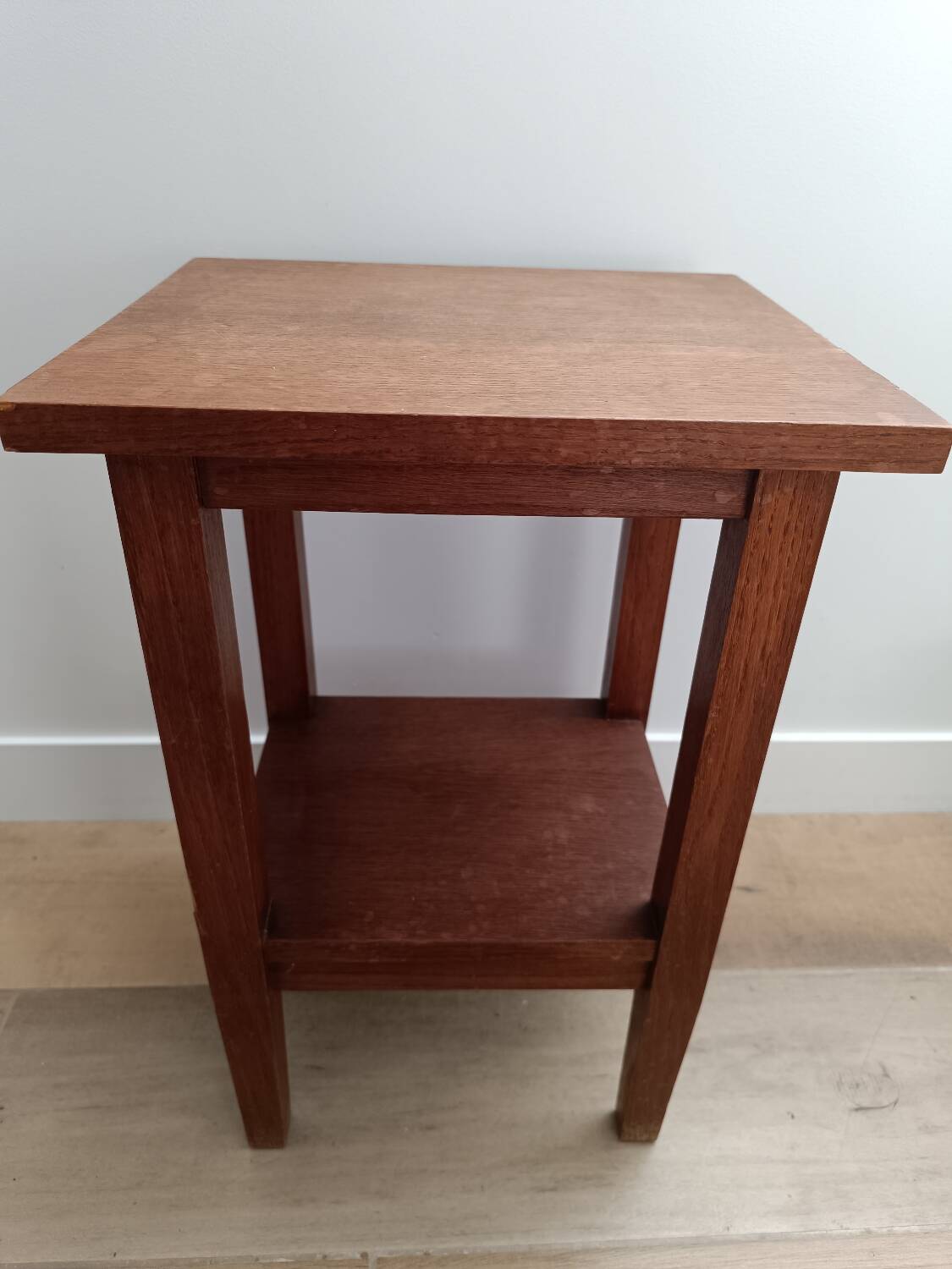 Small vintage wooden side table / pedestal table