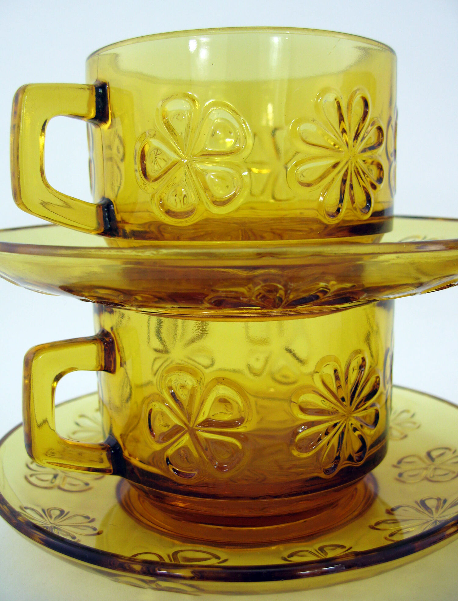 4 large amber yellow glass cups, floral décor, Daisy Vereco France, vintage 70s