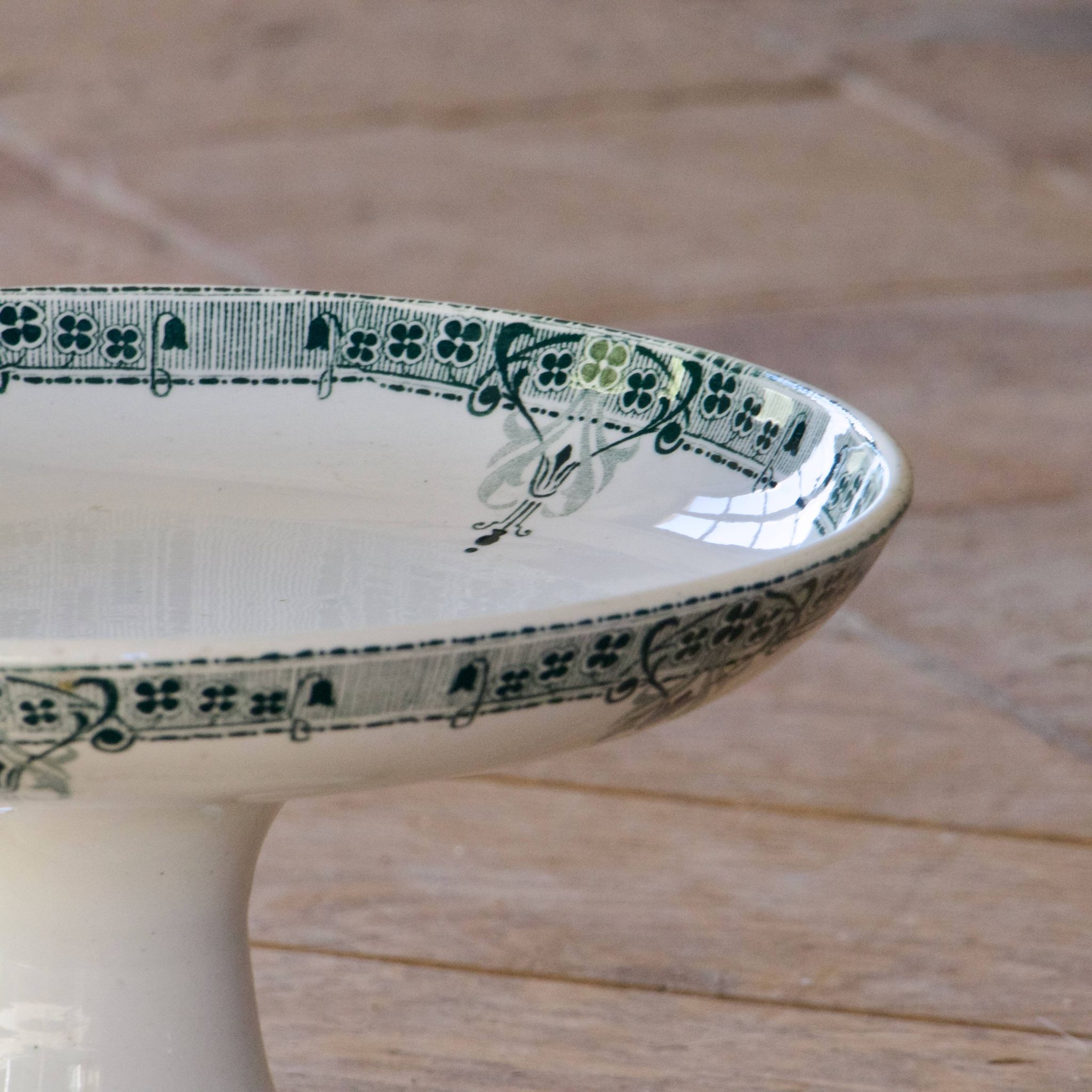 Antique 19th-century compote dish made of ironstone, signed Sarreguemines, from the "Verdun" collection.