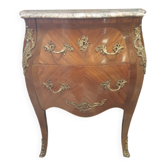 Commode galbée de style Louis XV en bois de rose