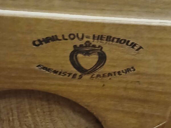 Vaisselier vendéen ancien en orme massif, artisan Chaillou Hermouet