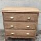Ancienne commode trois tiroirs en chêne brut