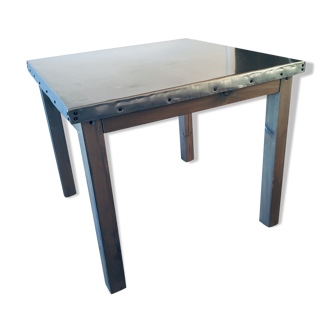 Table with galvanized metal tray