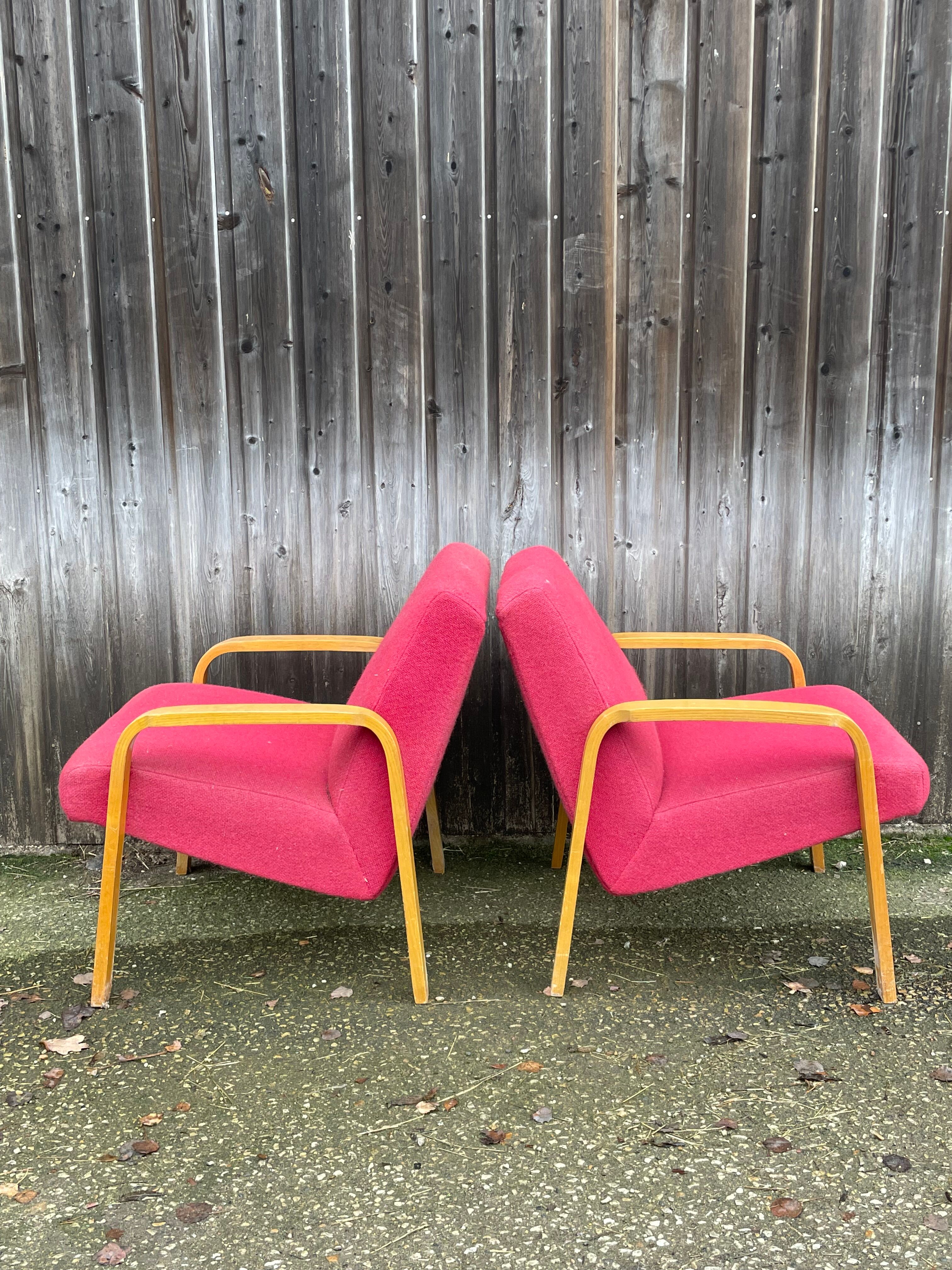 Paire fauteuils modèle 740 de Joseph André Motte édition Steiner