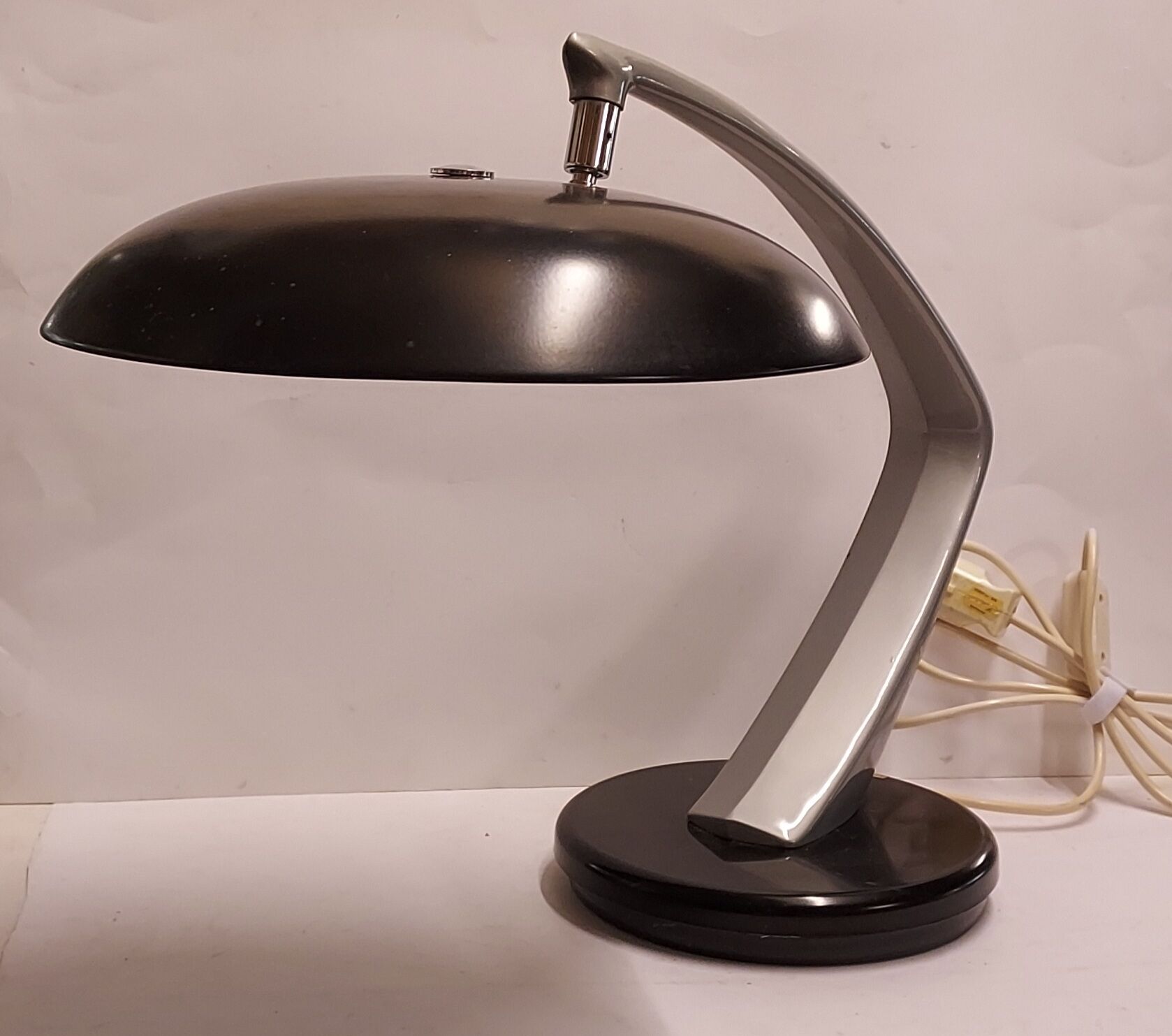 Fase Boomerang Desk Light