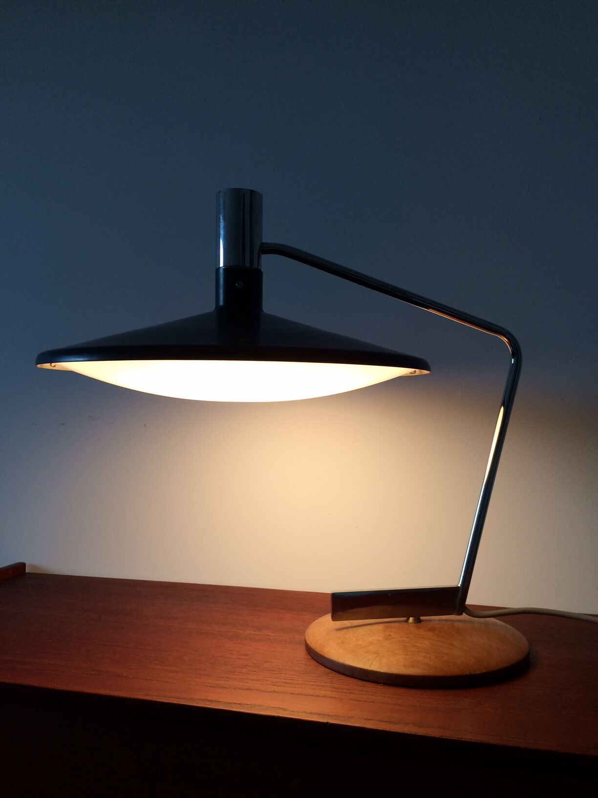 1960's desk lamp with turning base by George Frydman