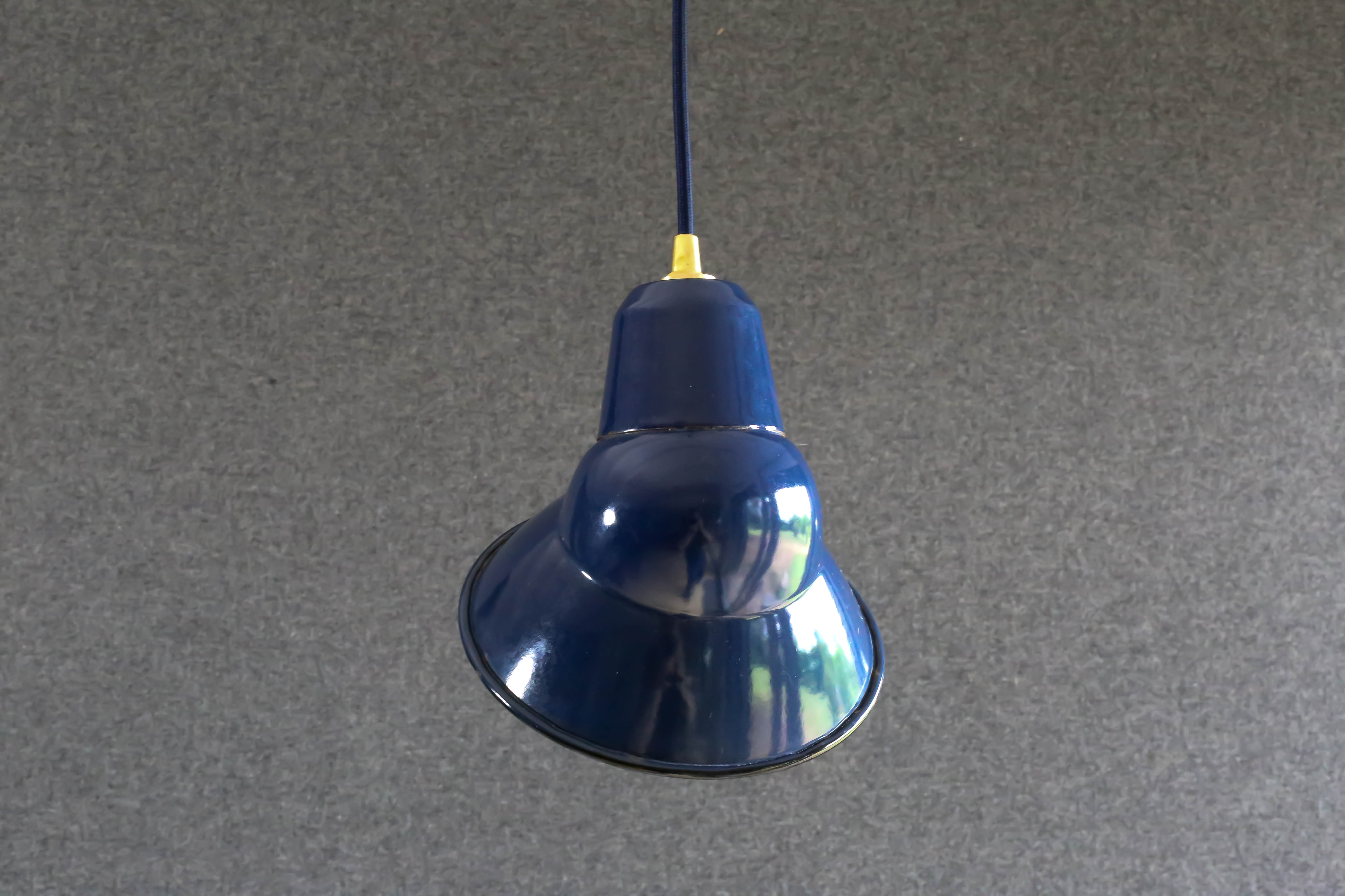 Blue industrial suspension in enamelled sheet metal with new electrical system