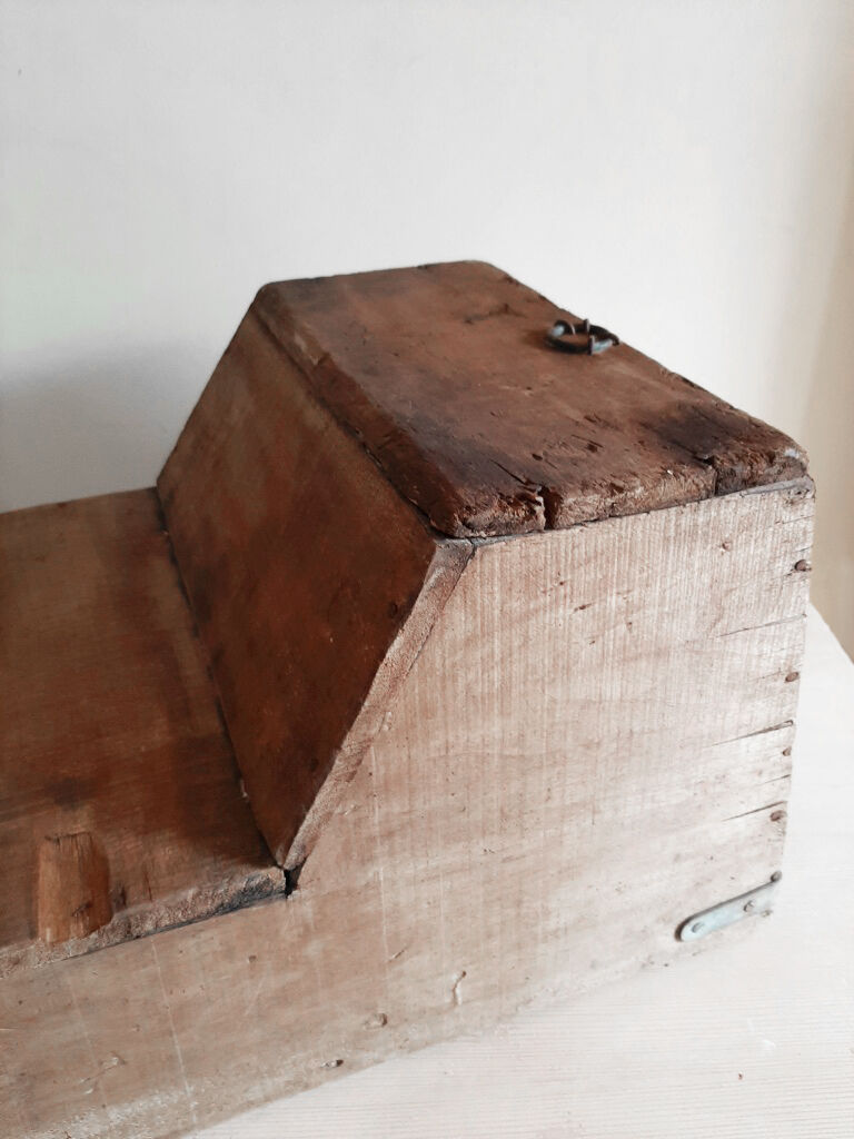 Old winemaker wooden case