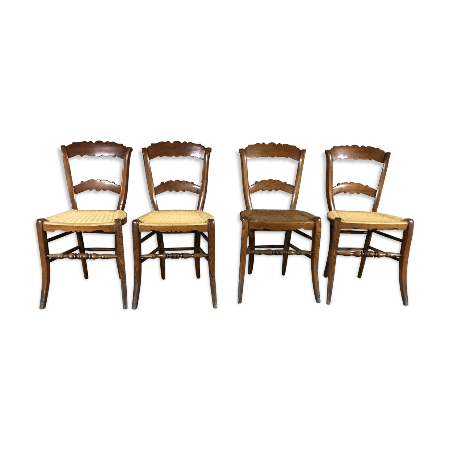 4 old straw chairs / rope