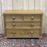 English chest of drawers of the nineteenth century in fir