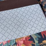 Fauteuil accoudoirs Jean Roche fleuri
