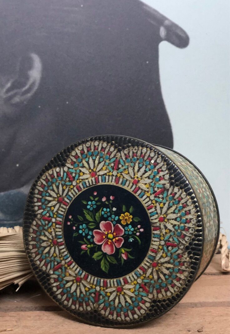 Metal candy box, flower and mosaic decoration, 60