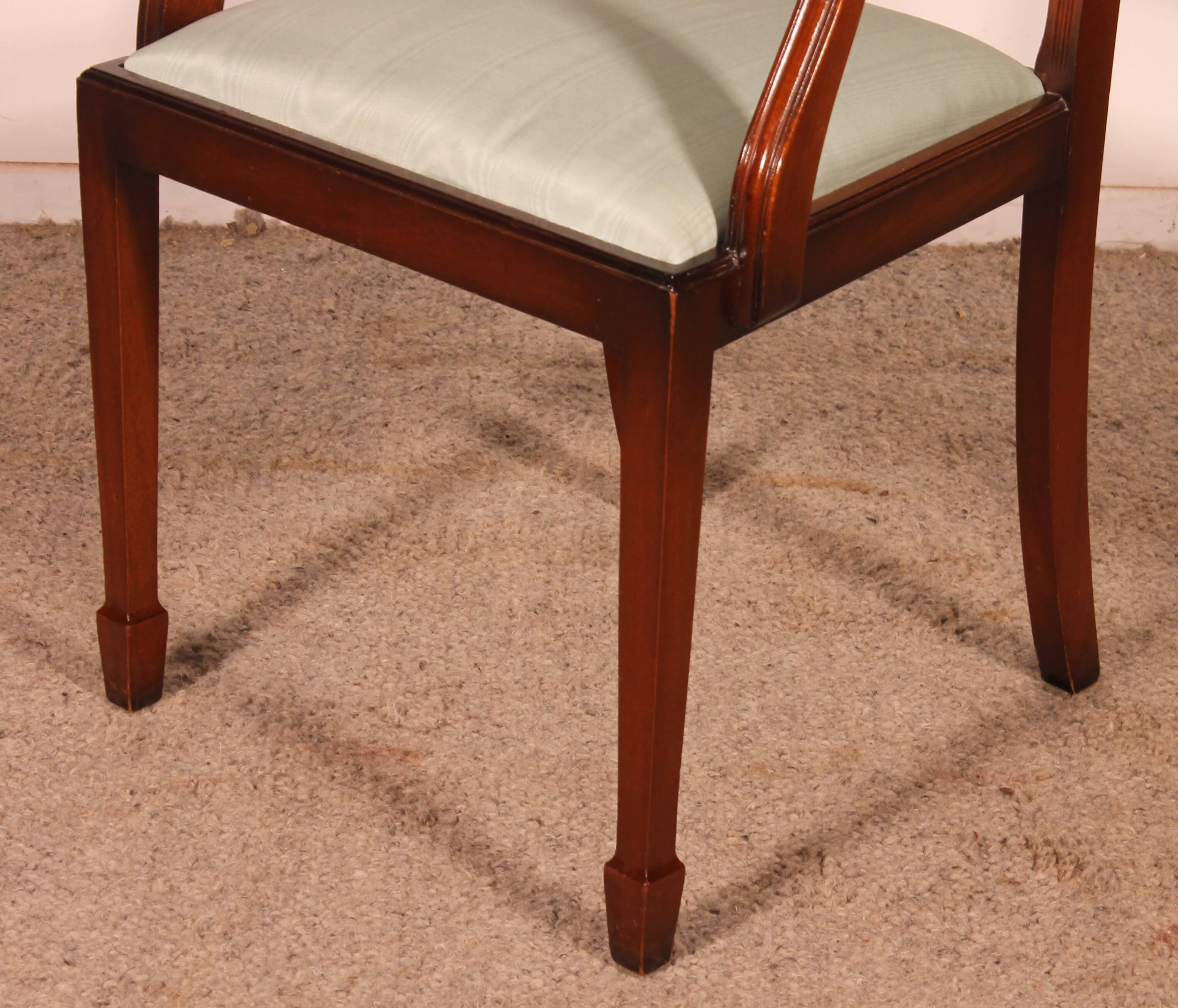 fauteuil de bureau ou autre de style hepplewhite en acajou