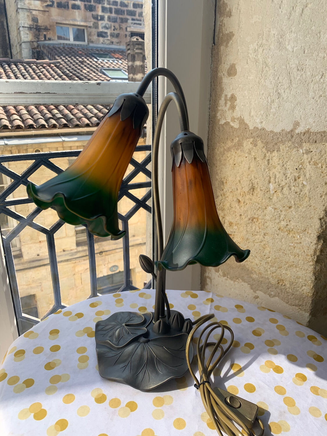 Antique table lamp Water lily