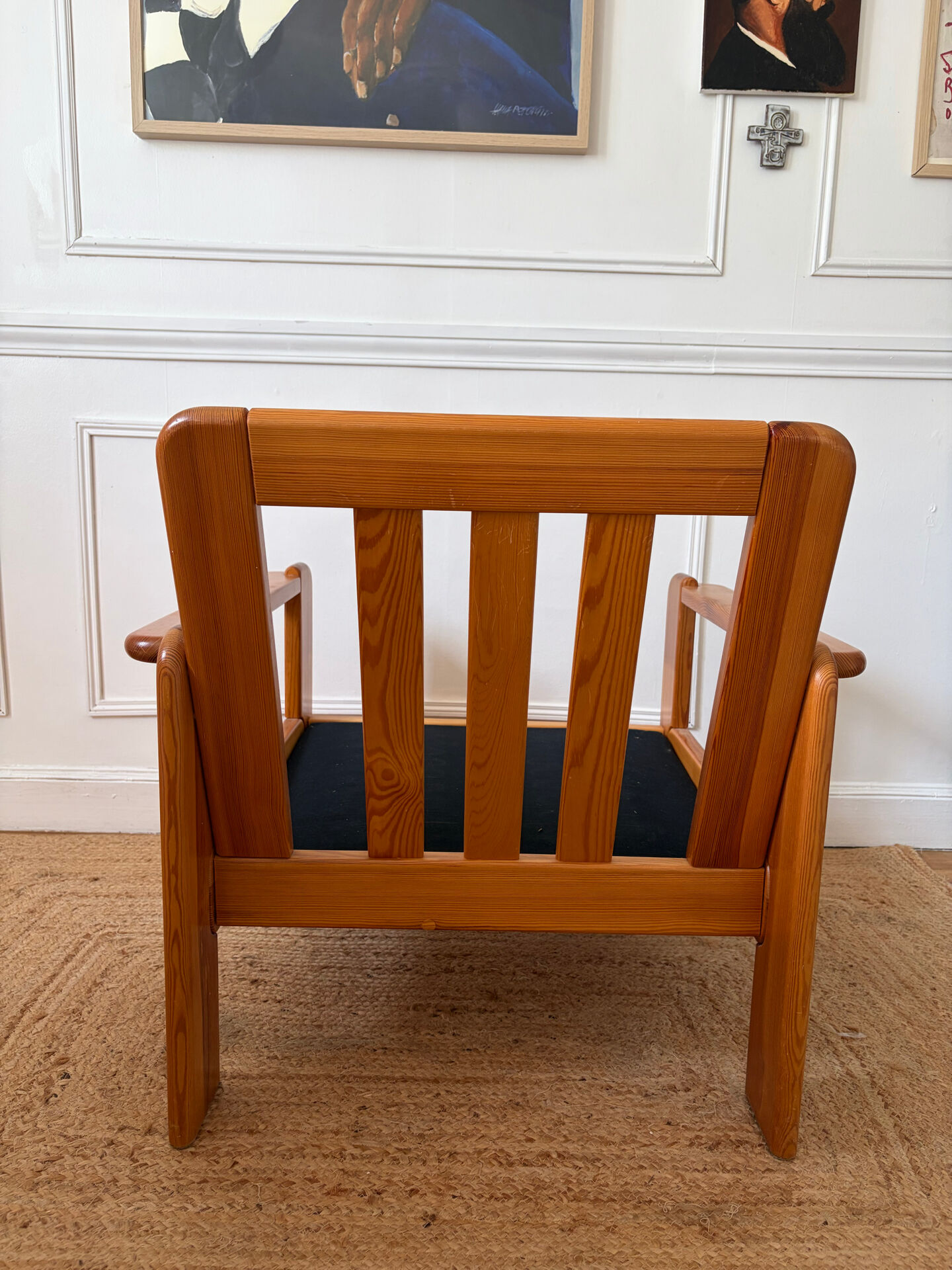 Fauteuil moderniste en pin années 70