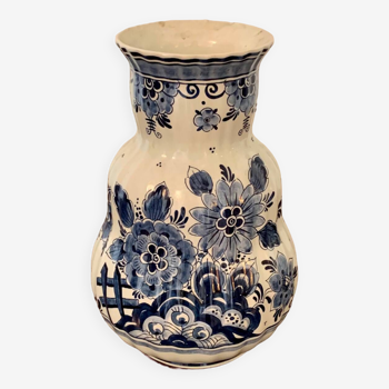 Delft porcelain vase