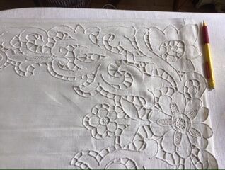 Linen adornment Richelieu OC