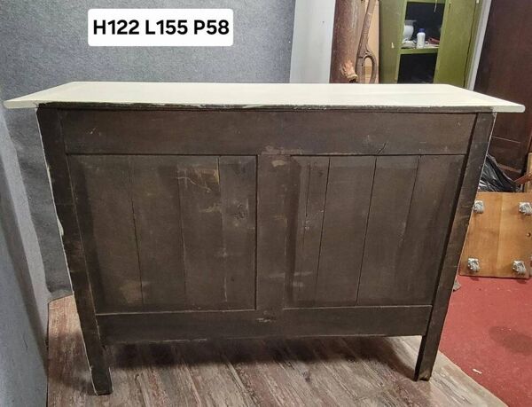Très grand Buffet d'appui époque Louis XV en bois laqué vers 1750