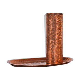 Vase and tray in hammered copper, Suede circa 1960