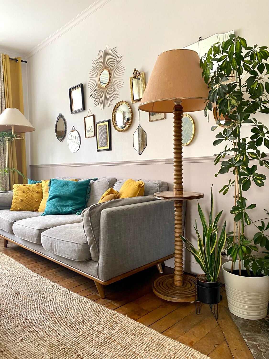 Lampadaire vintage Art déco en bois tourné