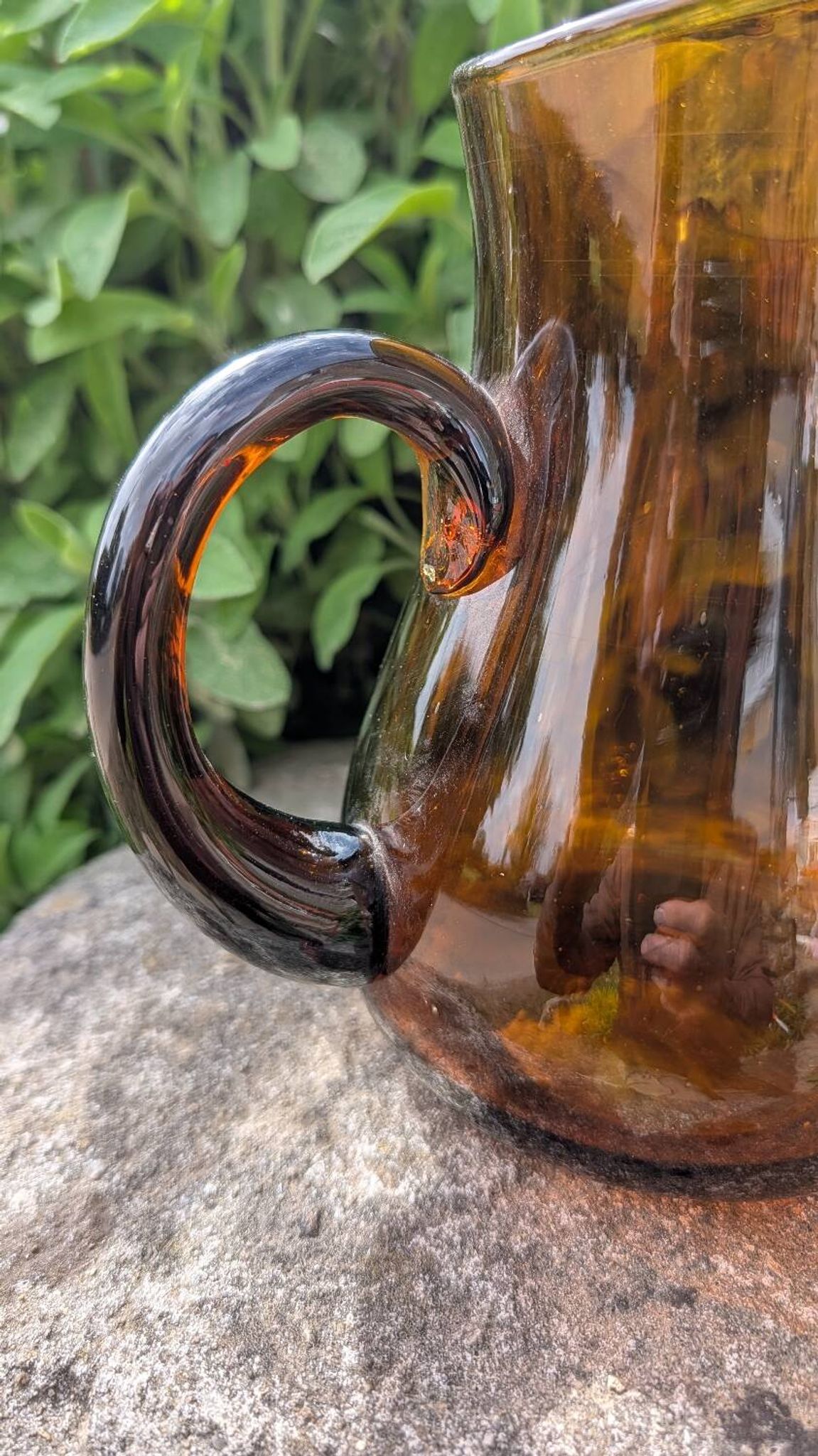 Pichet en verre ambré 60's