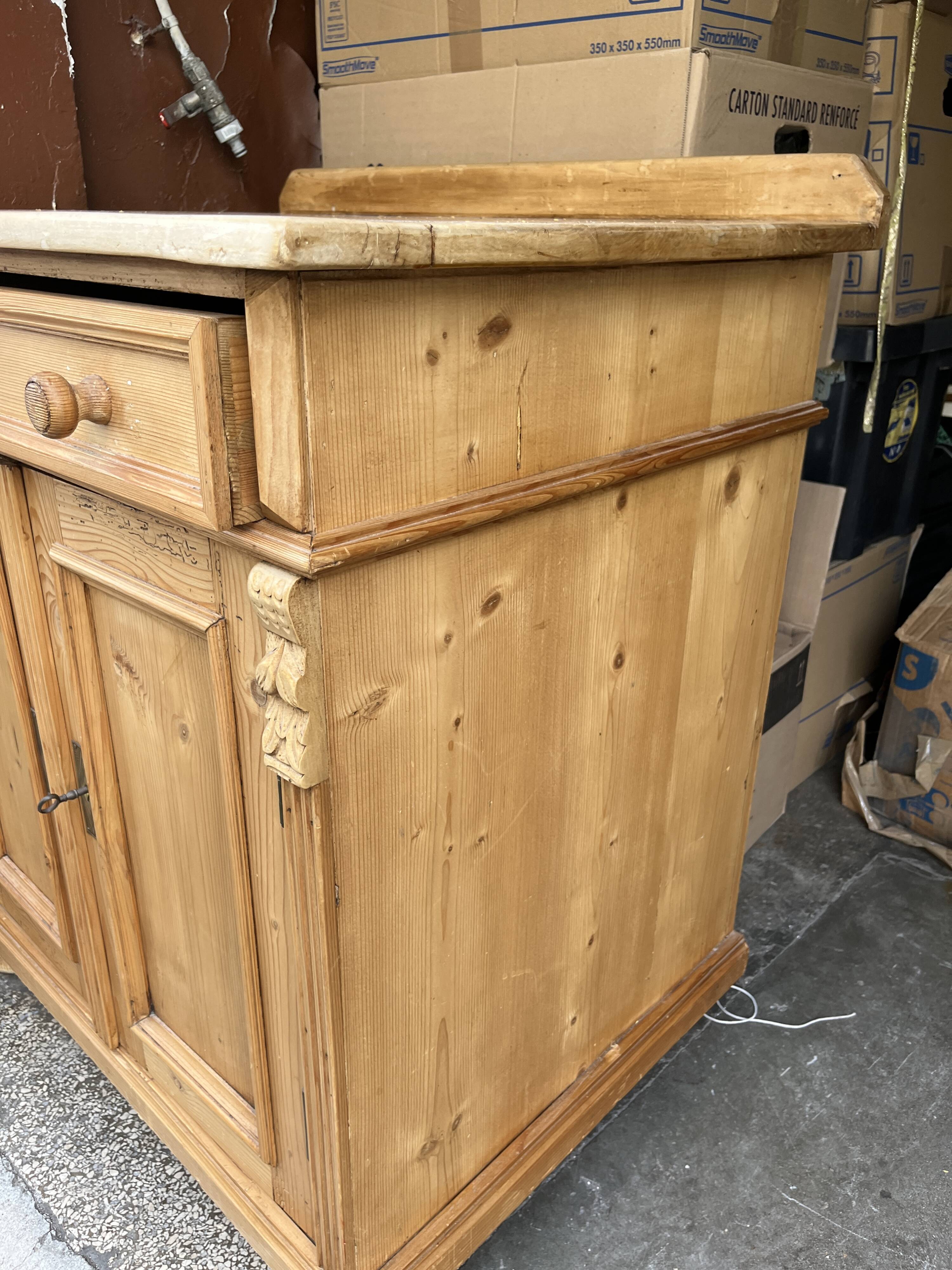 Log cabinet 2 pine door