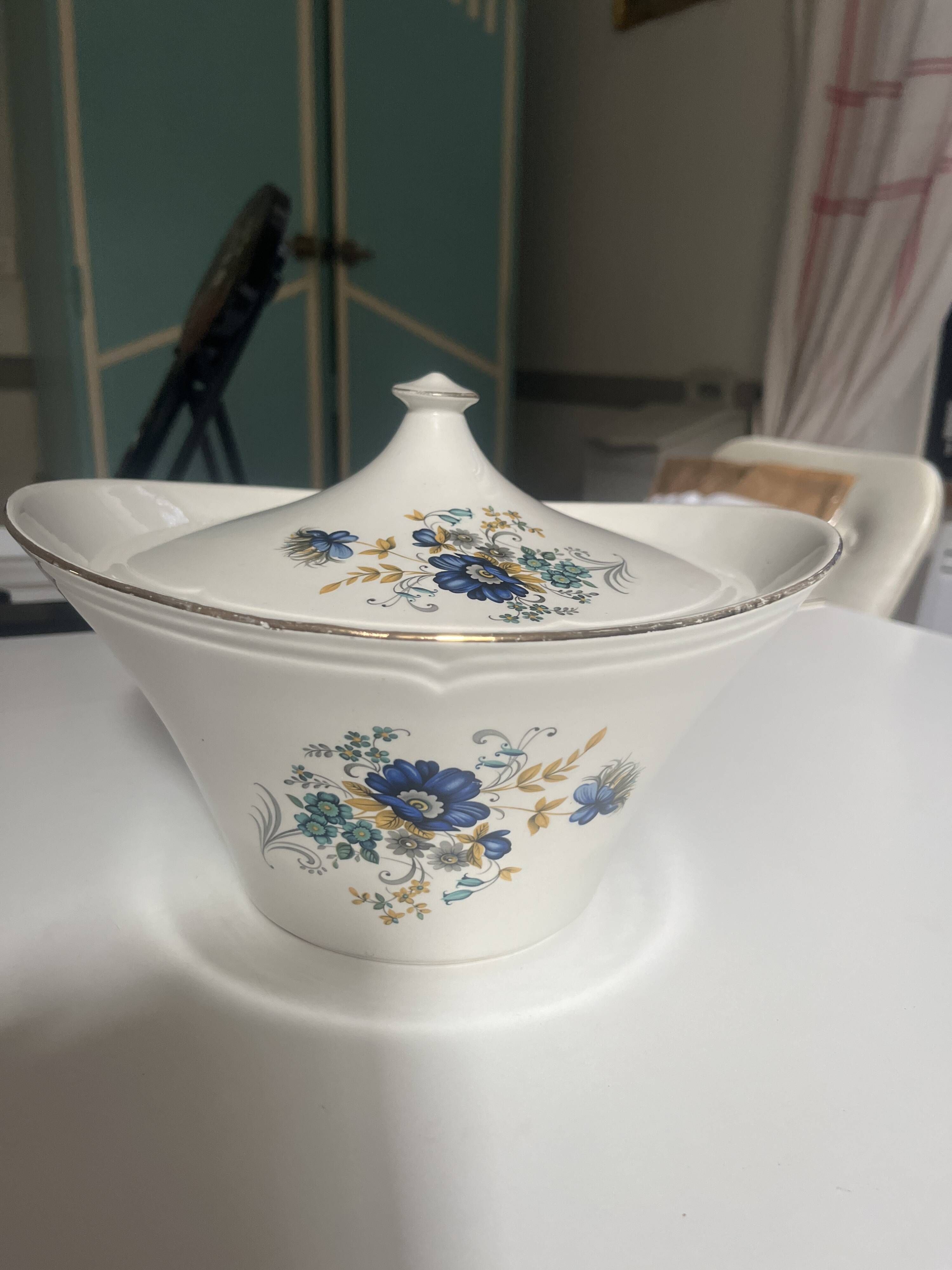 Soup tureen/vegetable dish Orchies - moulindescloupd