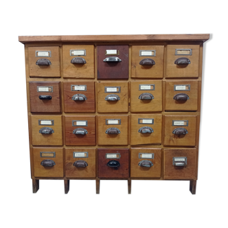 Double façade trade furniture