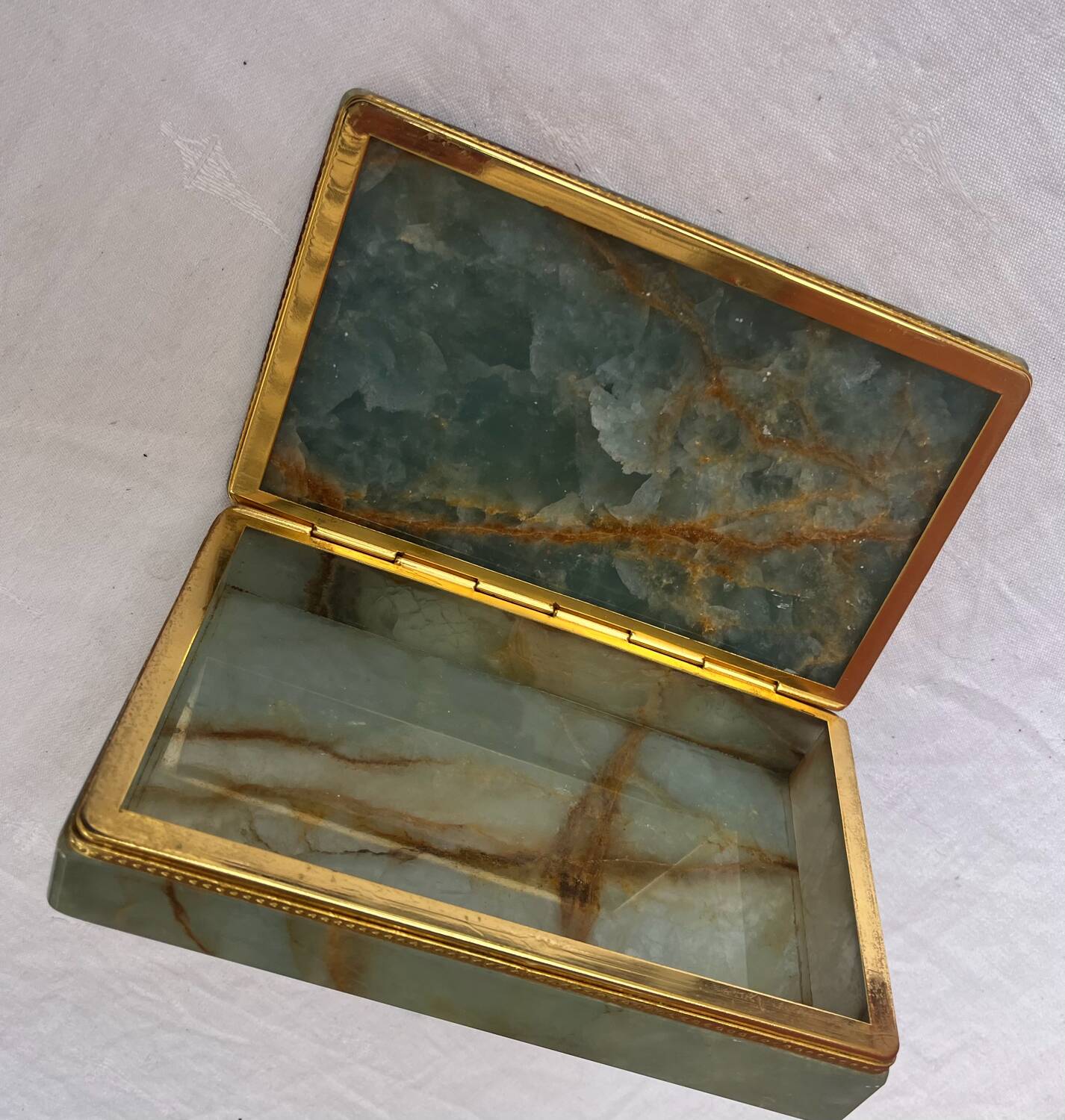 Jewelry or cigarette box