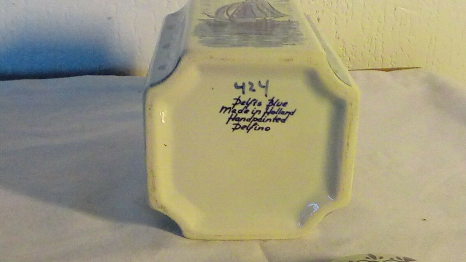 Pot covered in faience of delft blue delfino decor boat mill holland