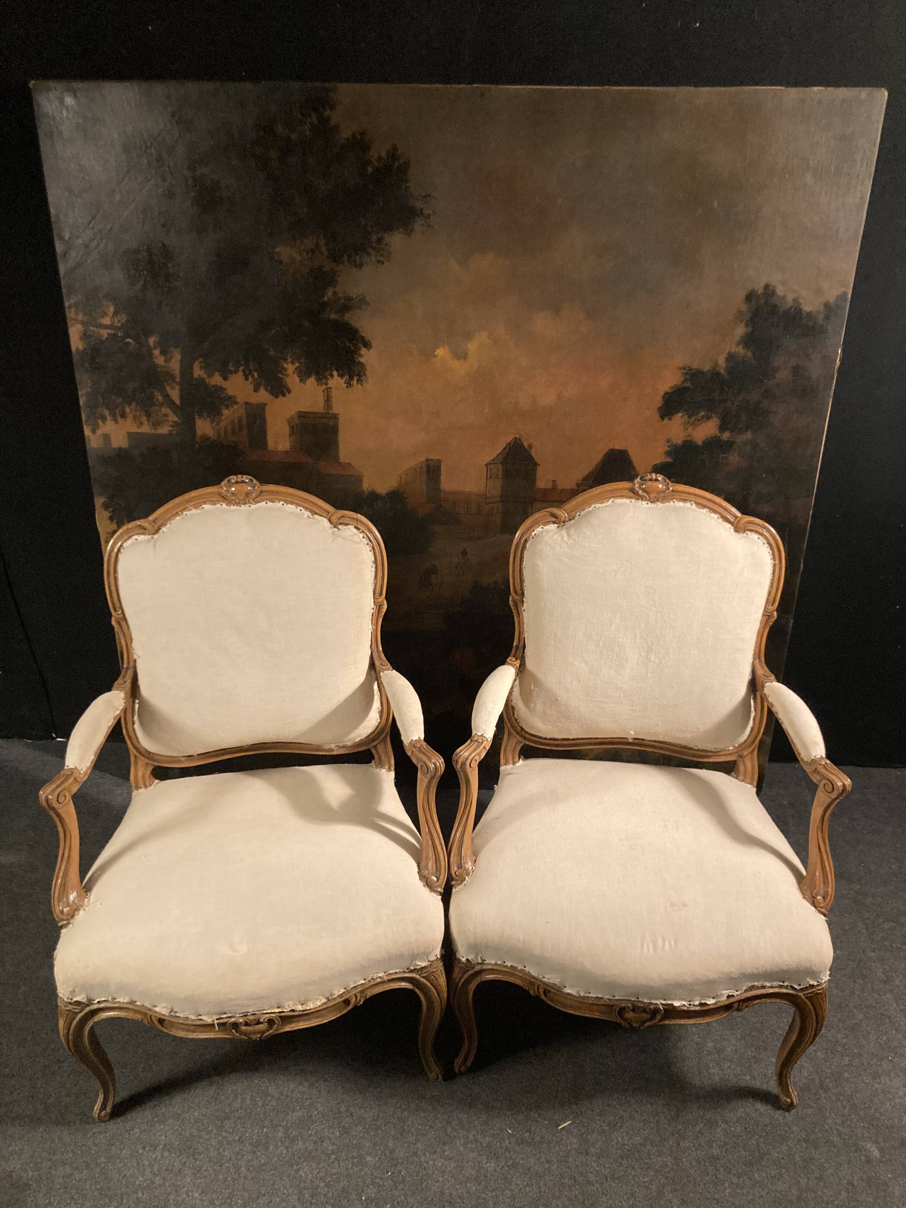 Pair of Queen armchairs