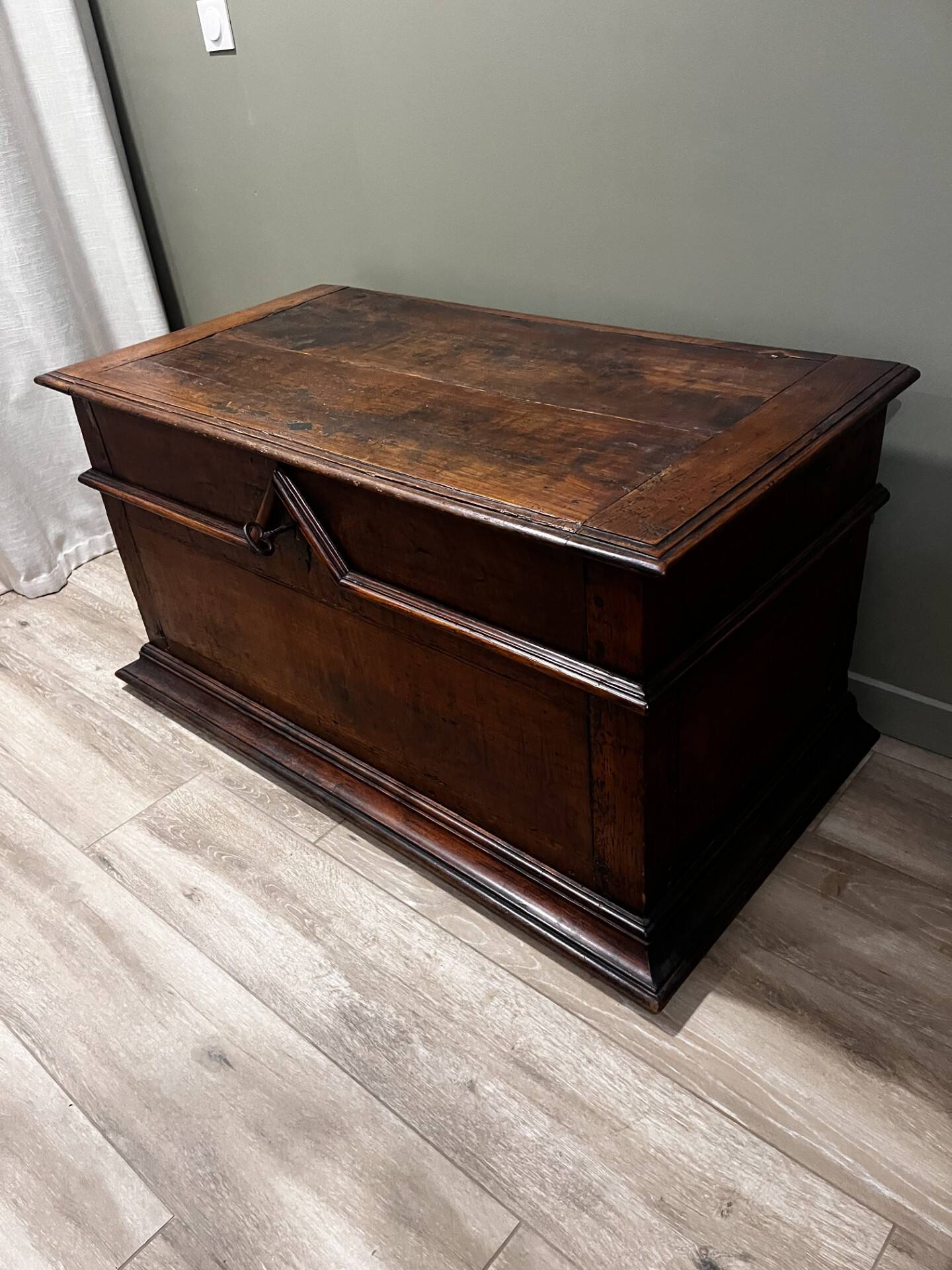 19th-century oak chest
