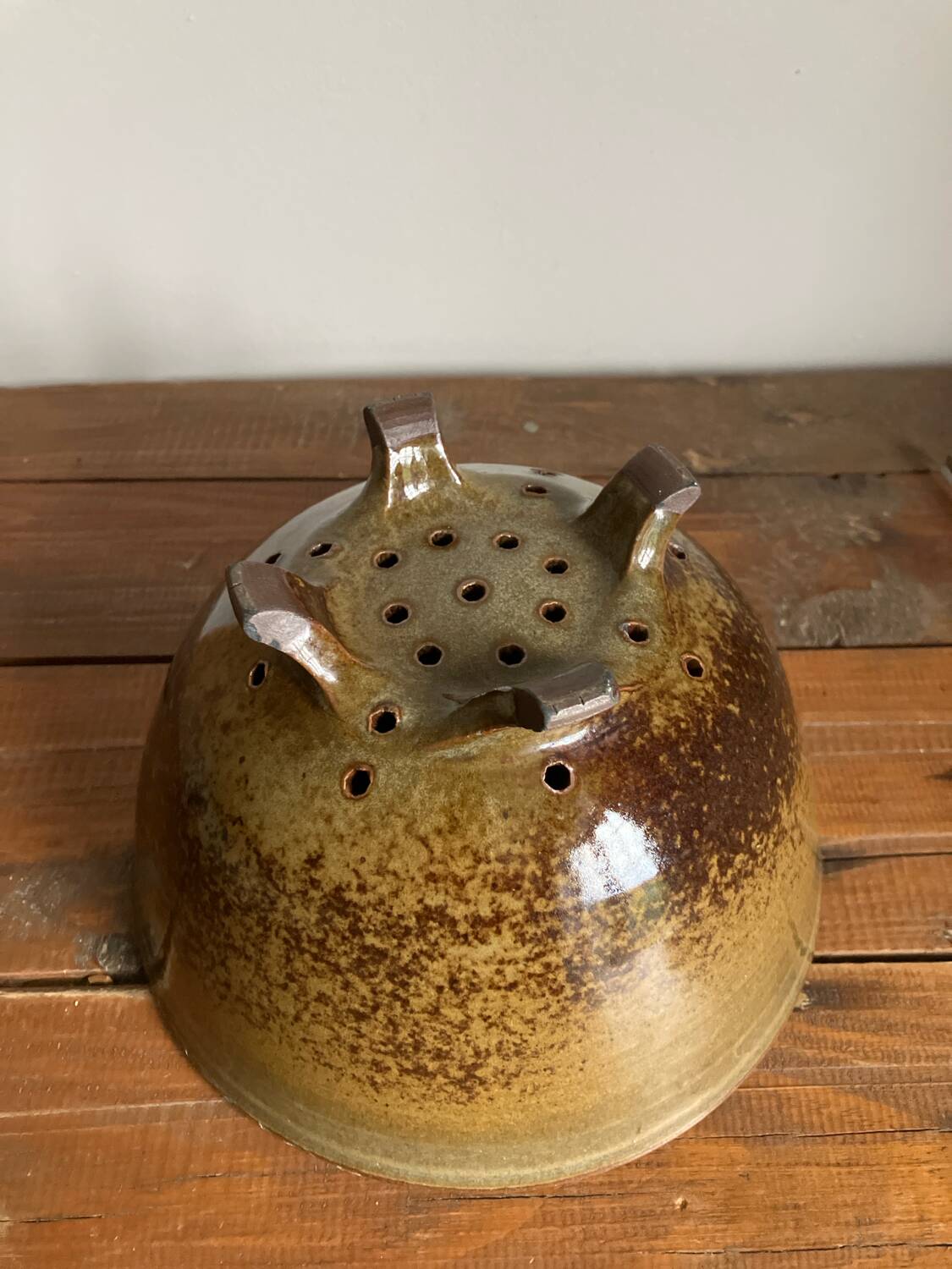 Stoneware dish strainer