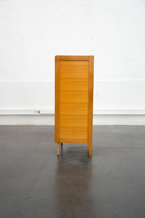 Chiffonier with compass feet