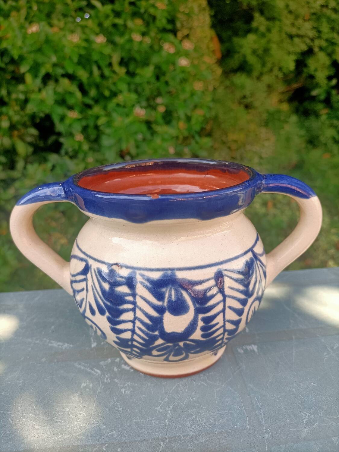 Small outdoor vase with handles
