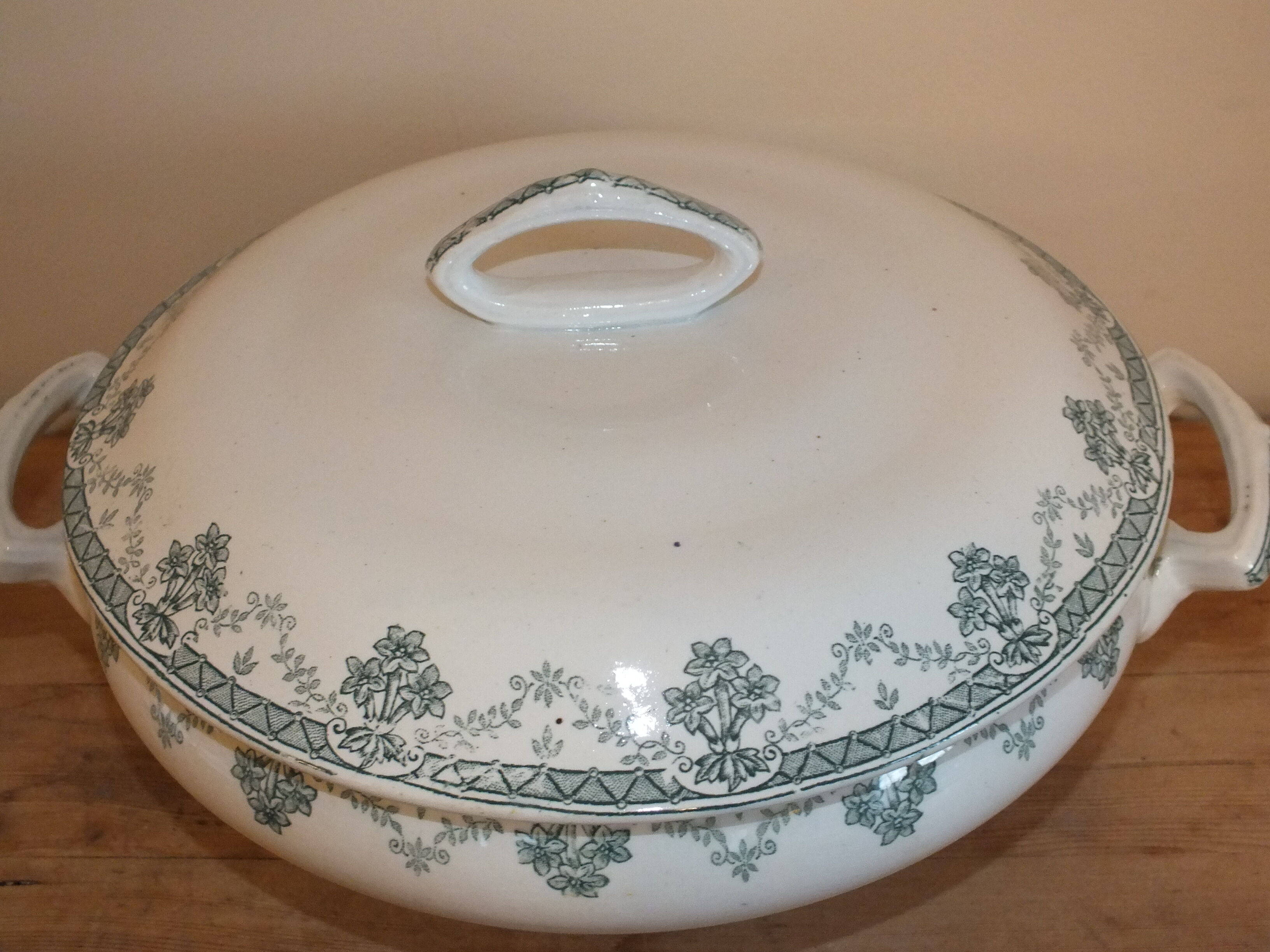 Large tureen Saint Amand model Cahors